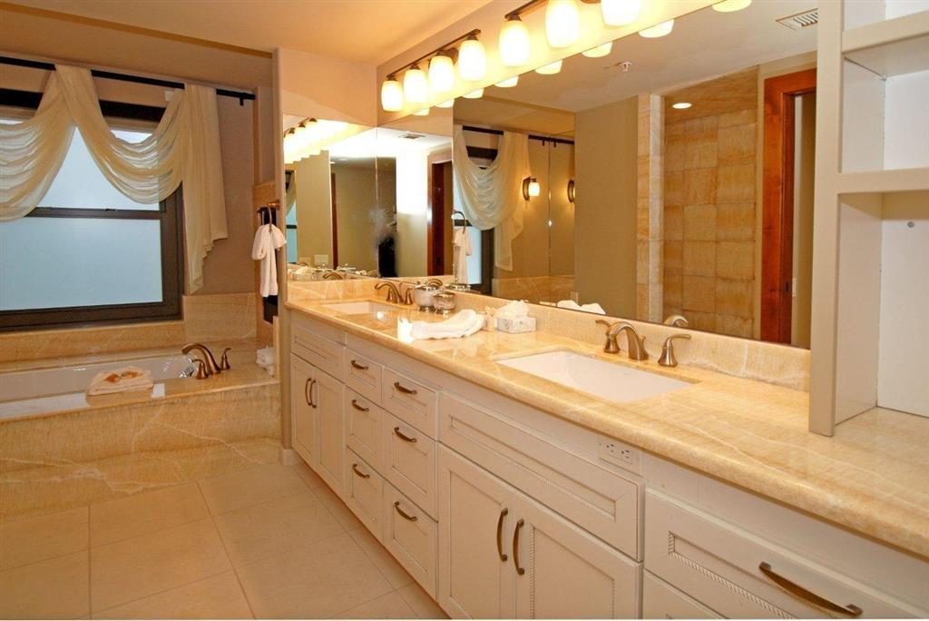 The Lowell Park City Interior photo
