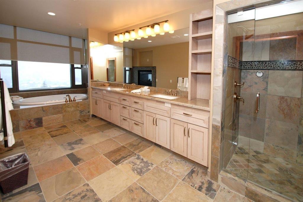 The Lowell Park City Interior photo