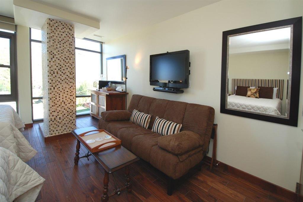 The Lowell Park City Interior photo