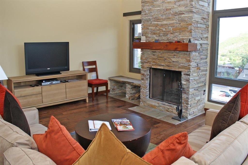 The Lowell Park City Room photo