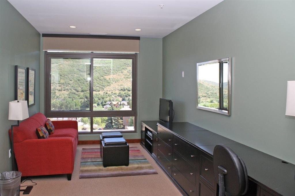 The Lowell Park City Room photo