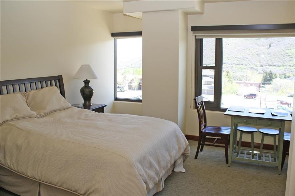 The Lowell Park City Room photo